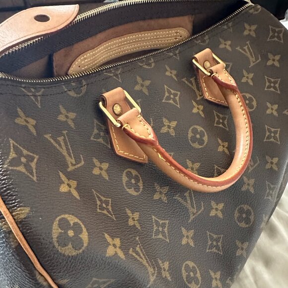 AUTHENTIC Louis Vuitton Speedy 35 in Monogram - Picture 4 of 16